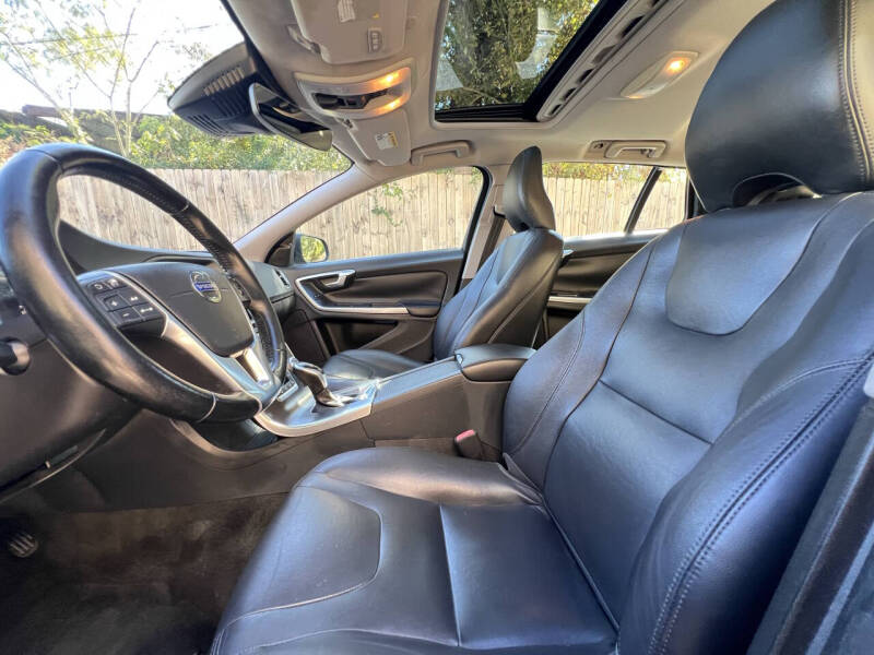 2015 Volvo V60 T5 Drive-E Platinum