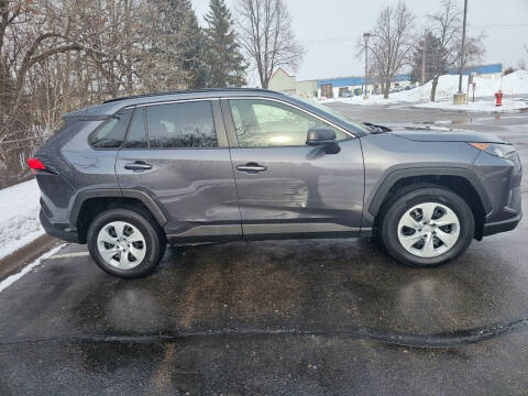 2020 Toyota RAV4 LE