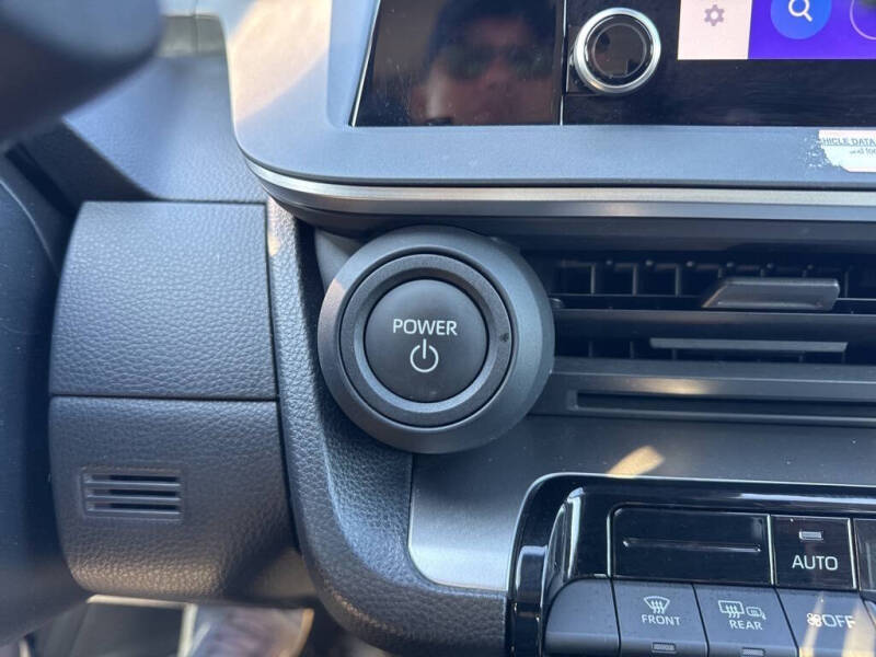 2024 Toyota Prius LE