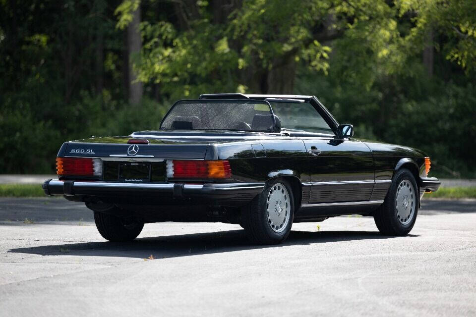 1988 Mercedes-Benz 560-Class for sale at Autowerks in Cary, IL