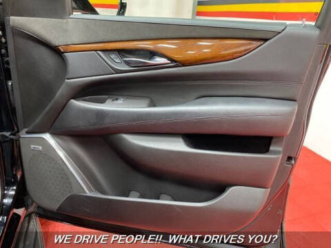 2016 Cadillac Escalade Luxury Collection