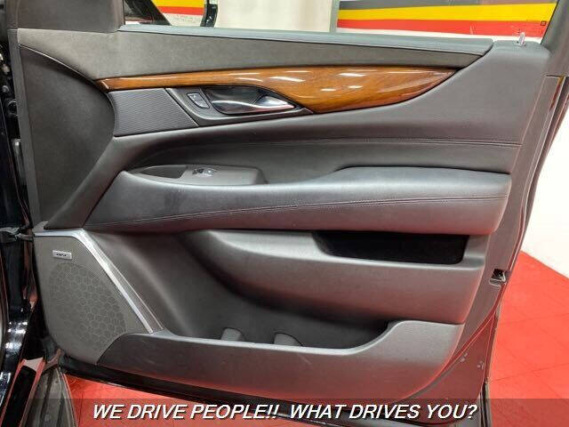 2016 Cadillac Escalade Luxury Collection