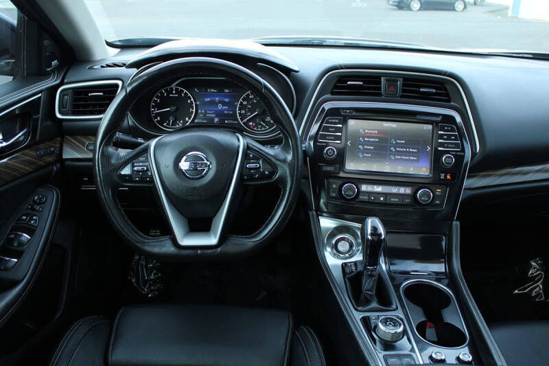 2017 Nissan Maxima Platinum