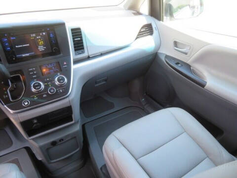 2016 Toyota Sienna LE Mobility 7-Passenger