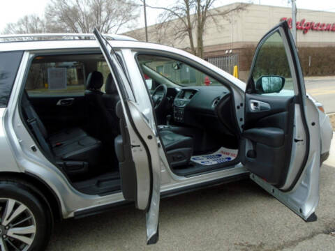 2017 Nissan Pathfinder SL