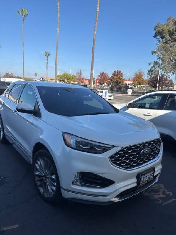 2022 Ford Edge Titanium