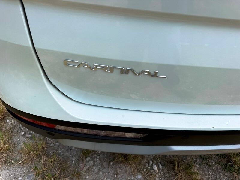 2024 Kia Carnival LX