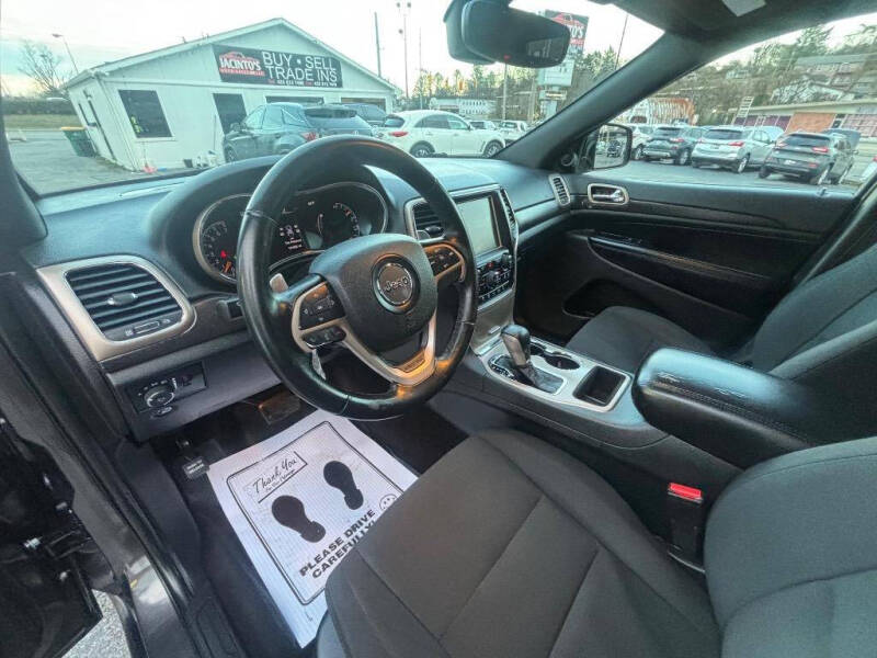 2017 Jeep Grand Cherokee Laredo