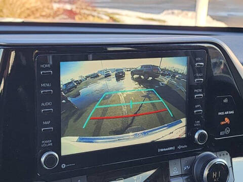 2022 Toyota Highlander Hybrid XLE