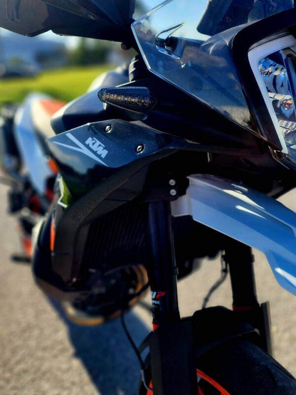 2024 KTM 890 SMT
