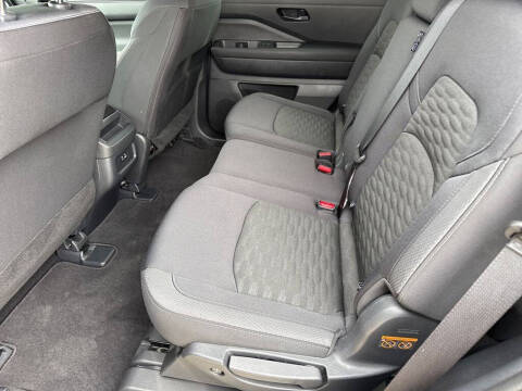 2025 Nissan Pathfinder S
