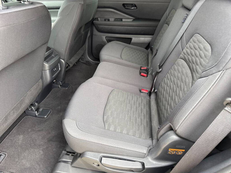 2025 Nissan Pathfinder S
