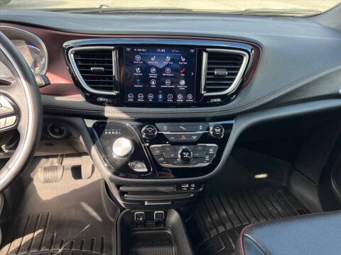 2020 Chrysler Pacifica Limited 35th Anniversary
