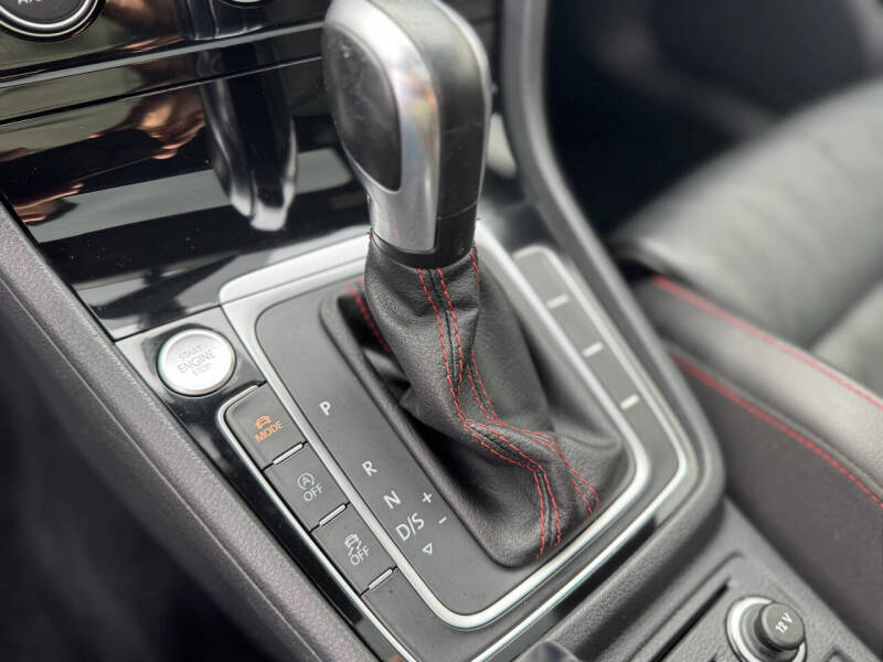 2021 Volkswagen Golf GTI S