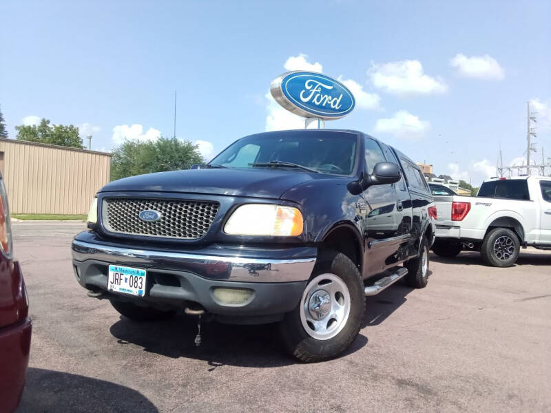 Used 2000 Ford F-150 XLT with VIN 2FTRX18L4YCB10545 for sale in Windom, Minnesota