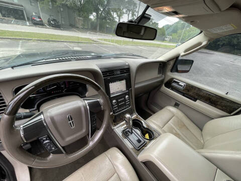 2016 Lincoln Navigator Select