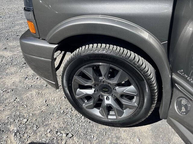 2025 Chevrolet Express 2500