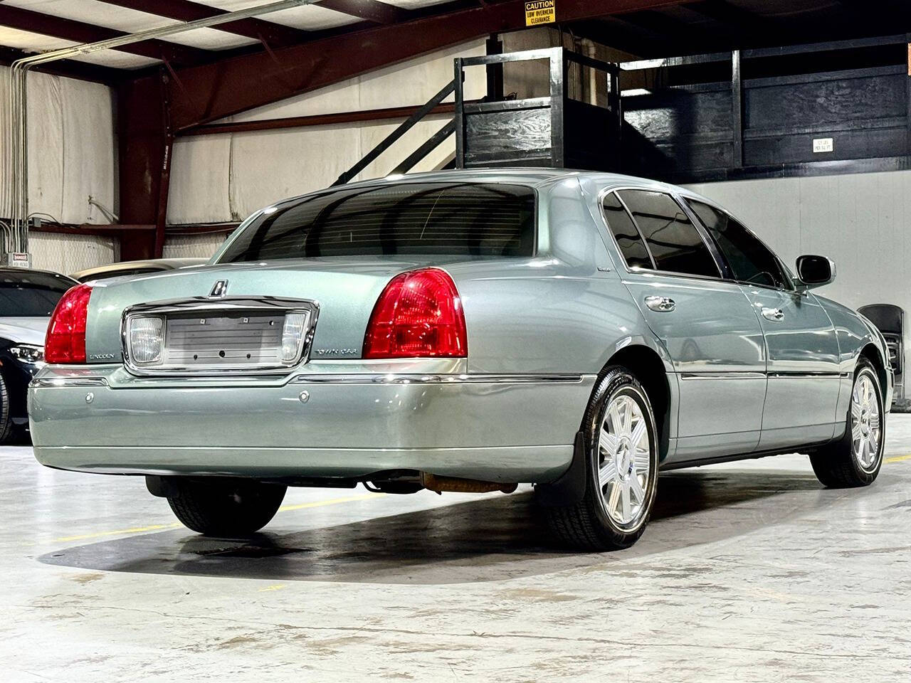 2004 Lincoln Town Car for sale at Carnival Car Company in Victoria, TX