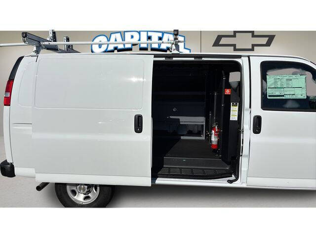 2025 Chevrolet Express 2500