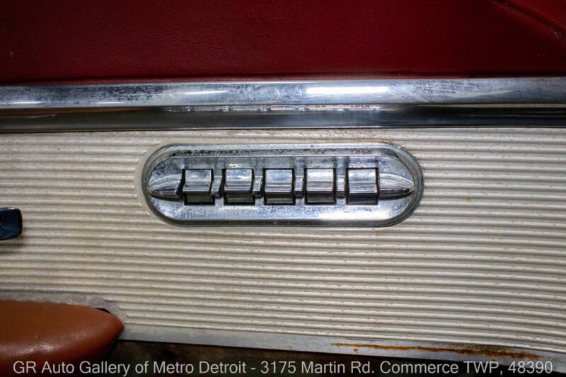 1961 Ford Thunderbird