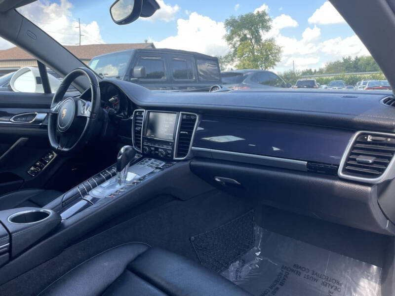 2016 Porsche Panamera