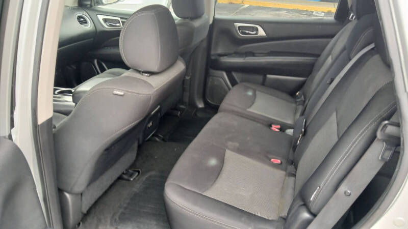 2020 Nissan Pathfinder SV