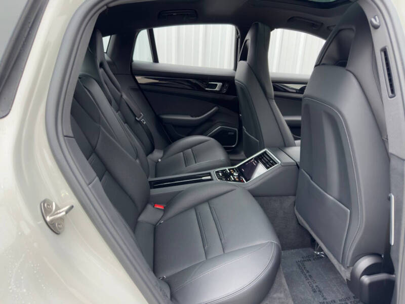 2022 Porsche Panamera 4S E-Hybrid