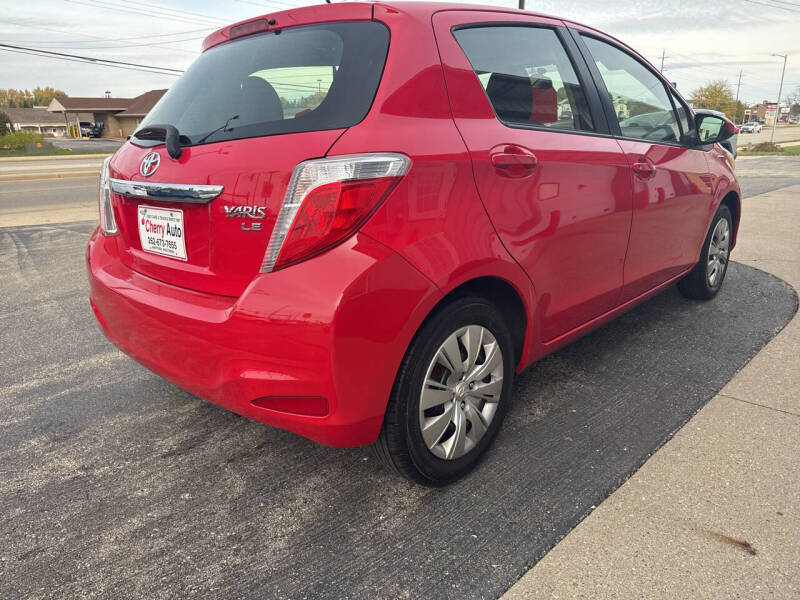 2013 Toyota Yaris 5-Door LE