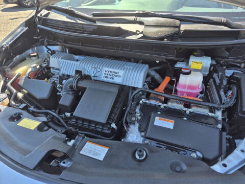 2015 Toyota Prius v Three