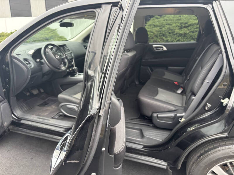 2017 Nissan Pathfinder S