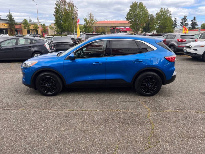 2020 Ford Escape SE