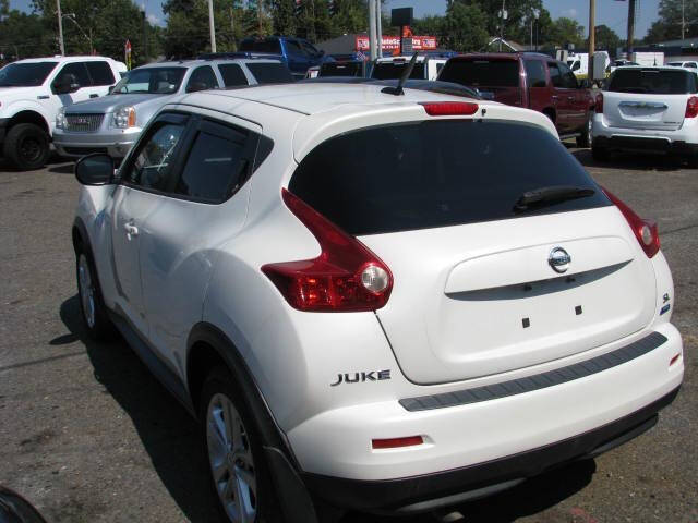 White 2013 Nissan JUKE SL SL 4dr Crossover CVT 2