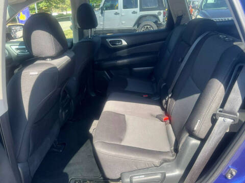 2020 Nissan Pathfinder S