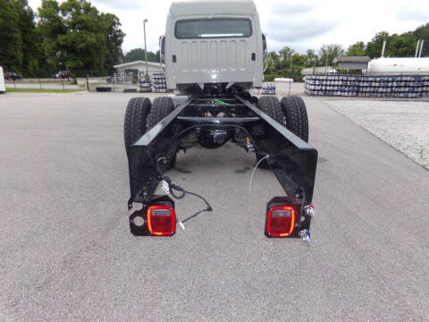 2024 Freightliner M2 106