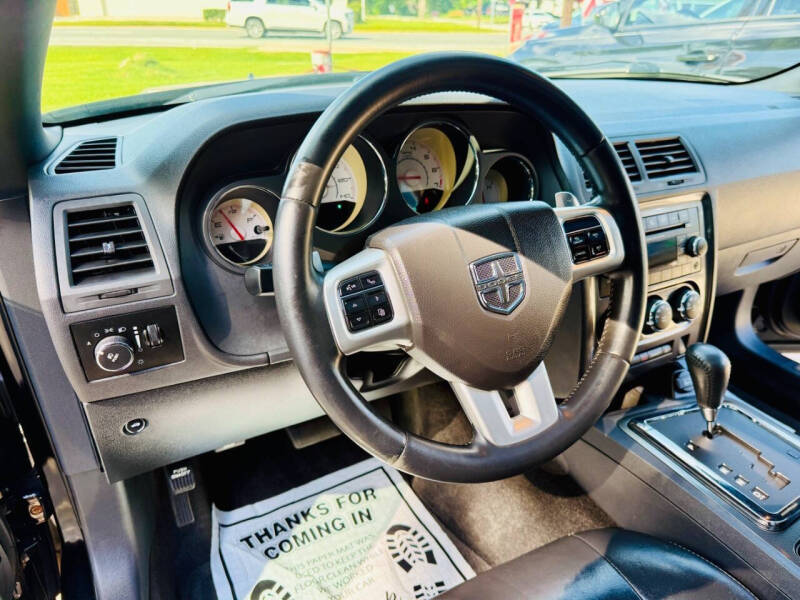 2012 Dodge Challenger SXT Plus