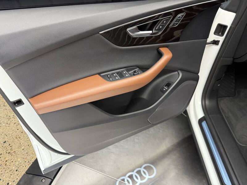 2023 Audi Q8 quattro Premium 55 TFSI