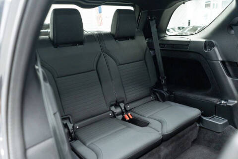 2023 Land Rover Discovery P300 S R-Dynamic