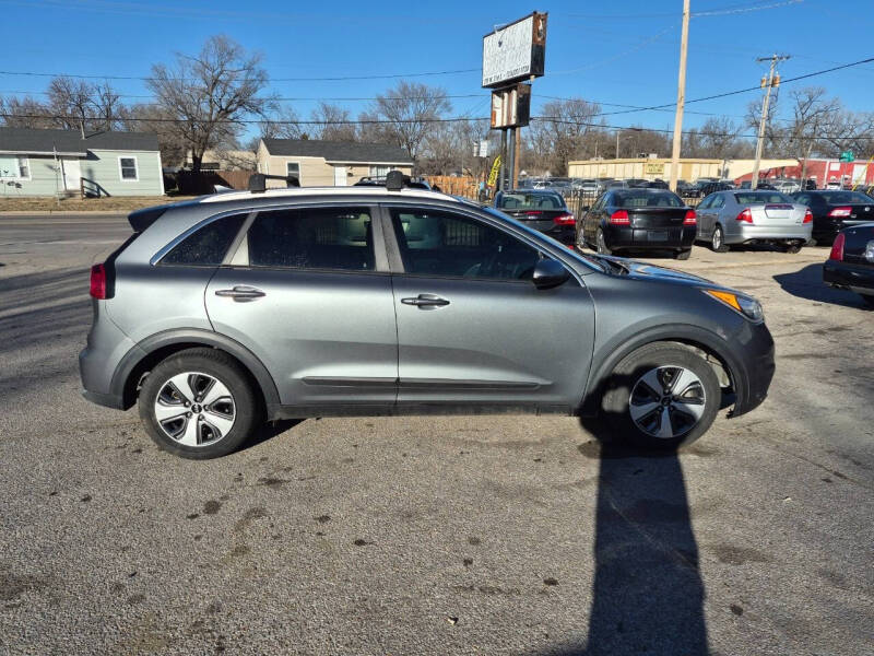 2017 Kia Niro LX