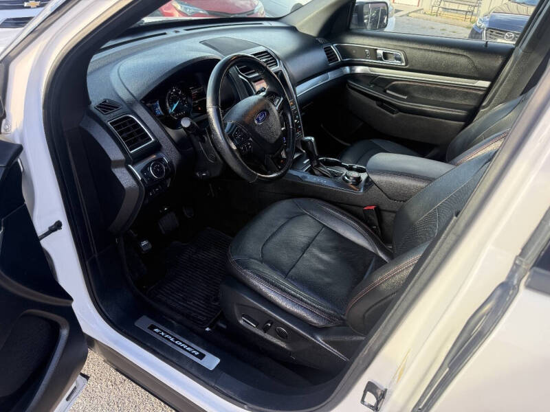2017 Ford Explorer Sport