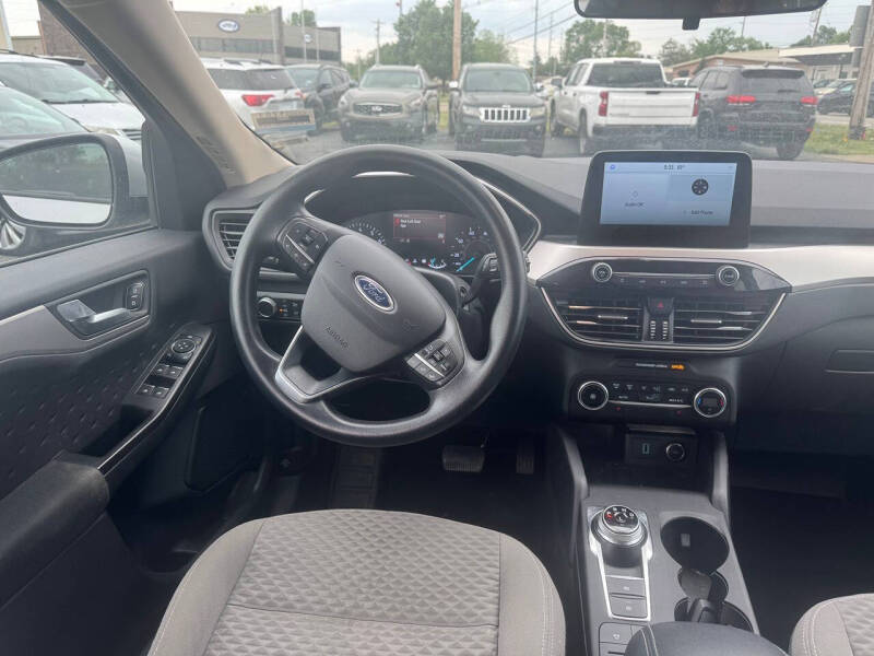2020 Ford Escape SE