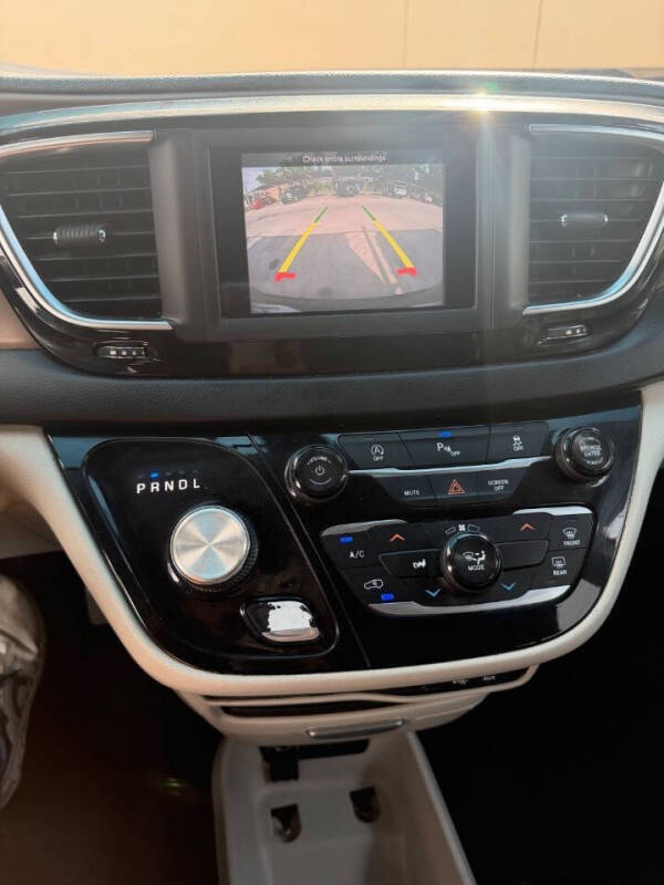 2018 Chrysler Pacifica LX