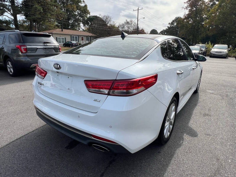 2016 Kia Optima EX photo 6