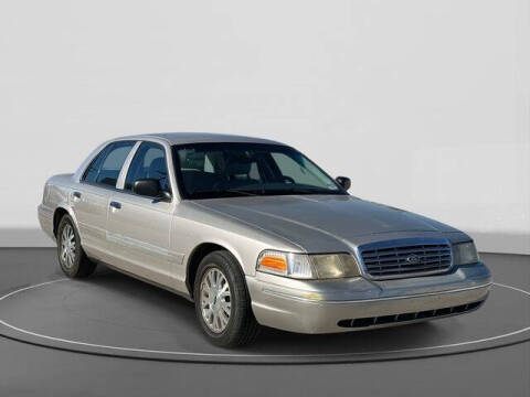 2004 Ford Crown Victoria LX