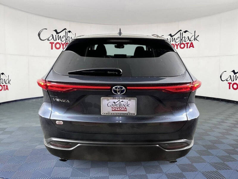 2024 Toyota Venza LE