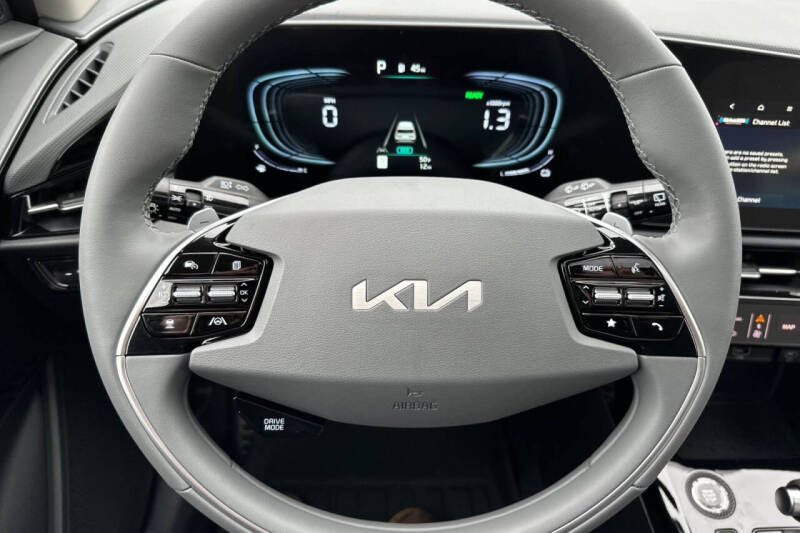 2025 Kia Niro SX Touring