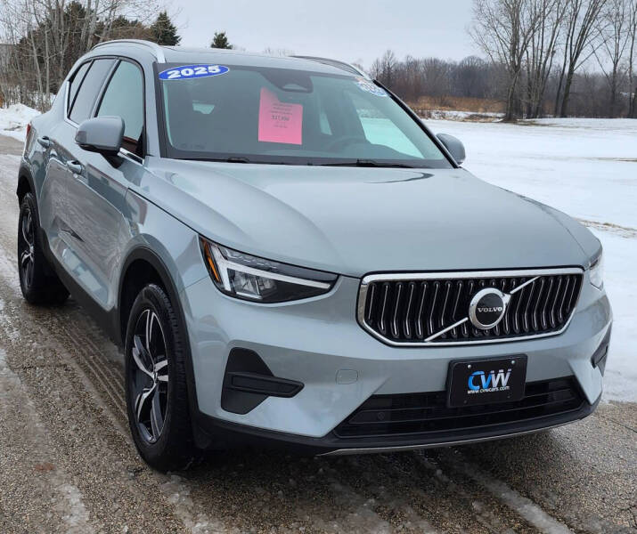 2025 Volvo XC40 B5 Core Bright Theme