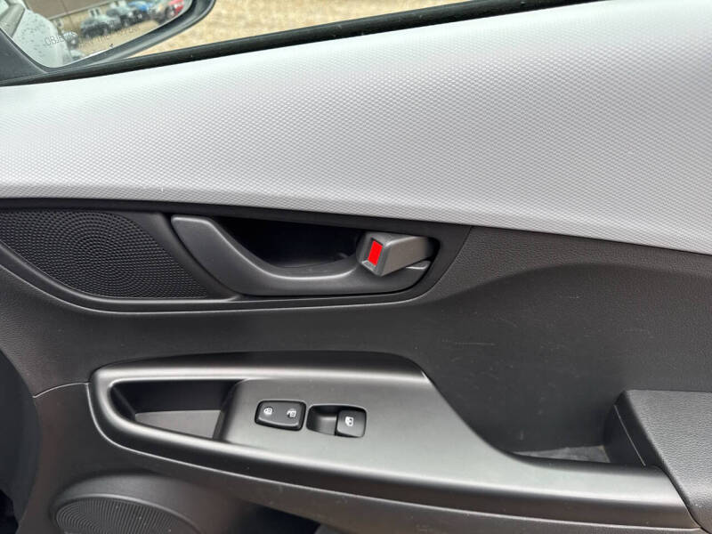 2020 Hyundai Kona SEL Plus