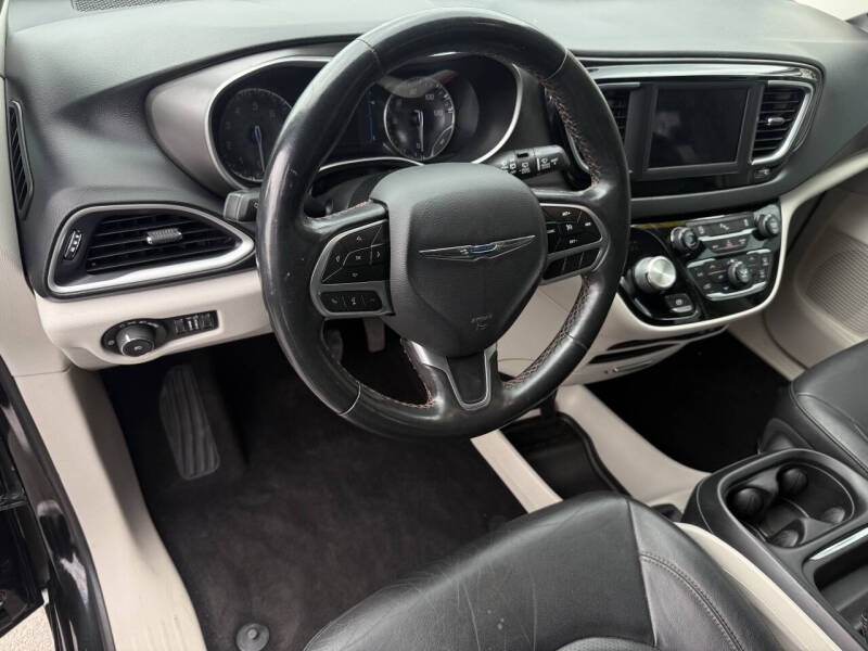 2020 Chrysler Pacifica Touring L