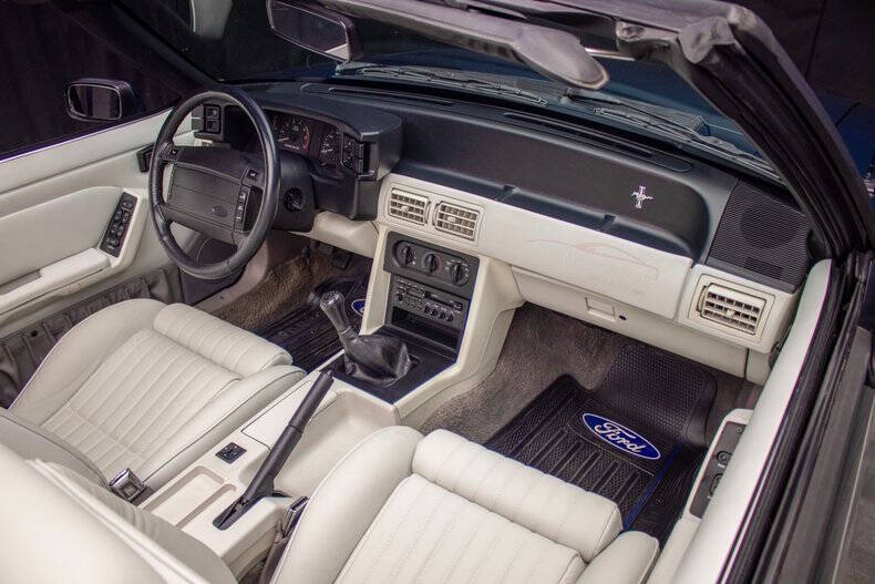 1990 Ford Mustang