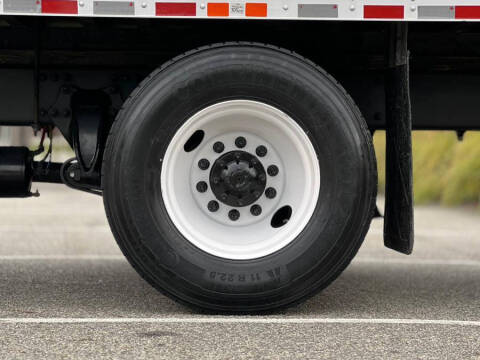 2020 Freightliner M2 106